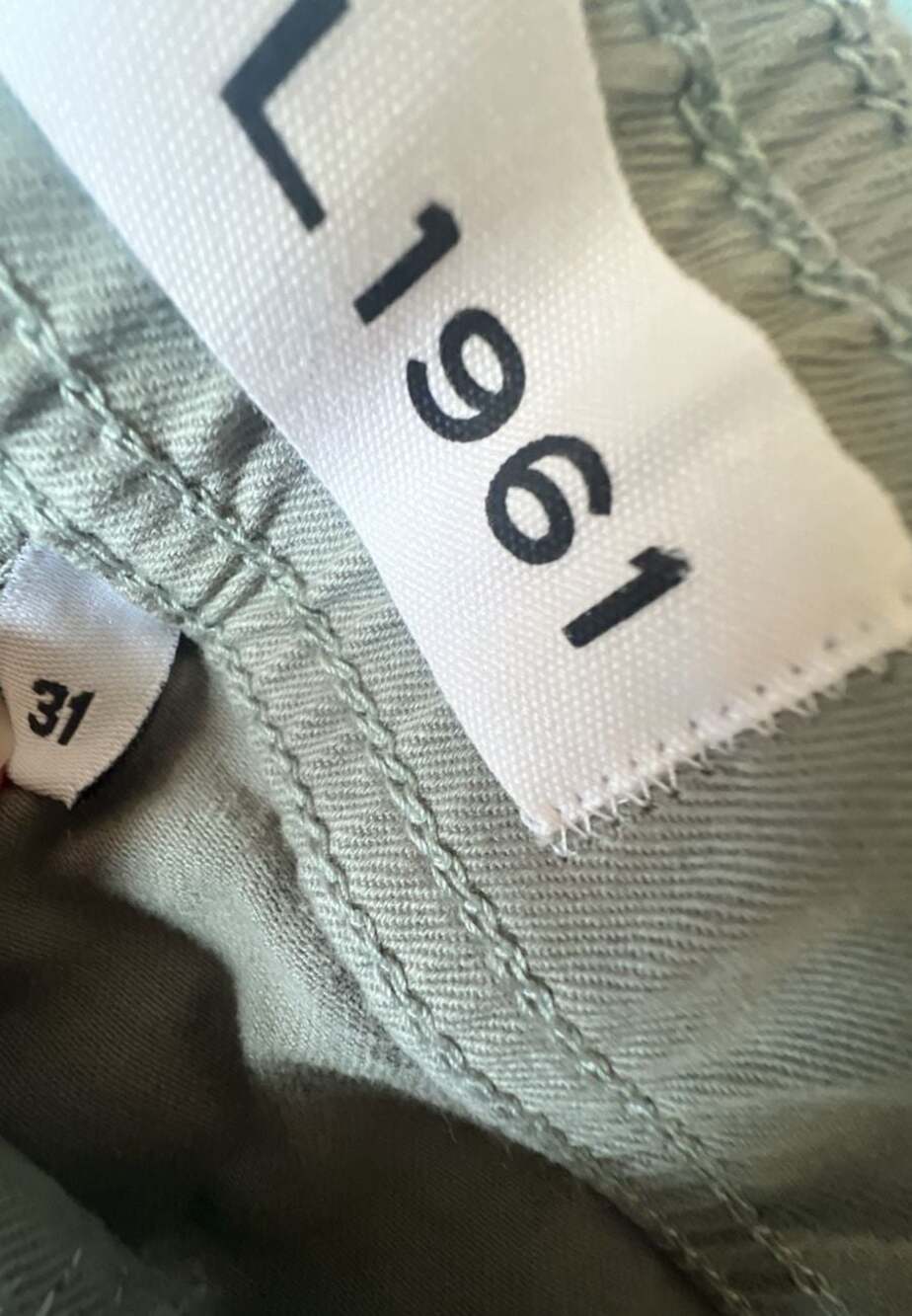DL1961 Flynn Raw Hem Utility Shorts, Size 31 - Picture 3 of 4